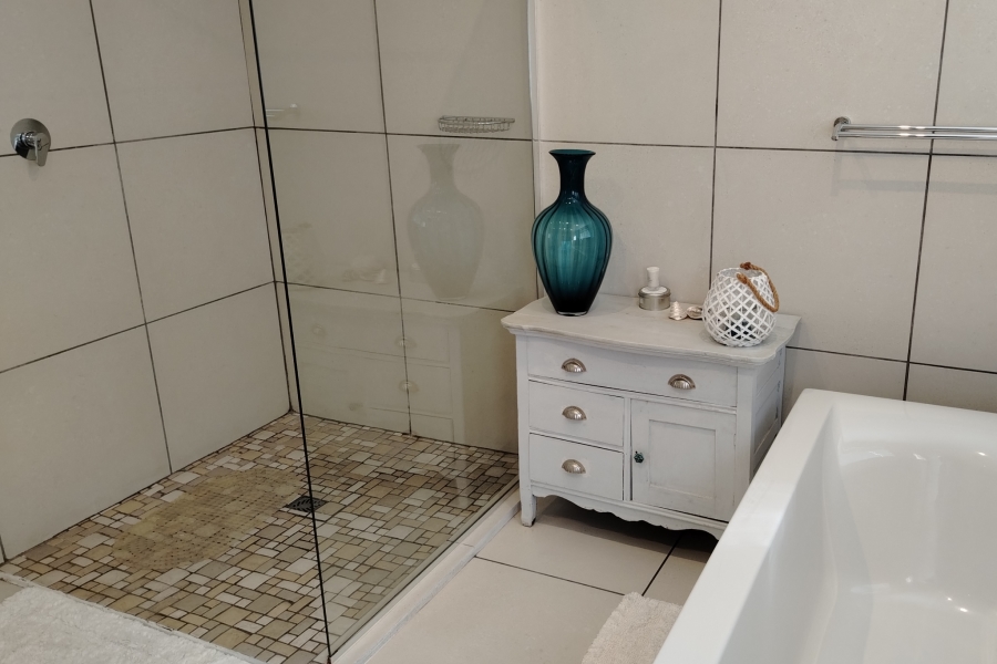 3 Bedroom Property for Sale in Sandbaai Western Cape